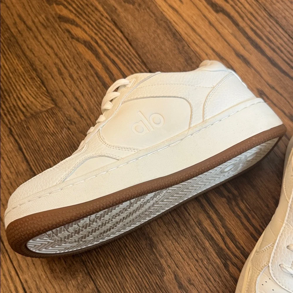 ALO Yoga White Women's Sneakers - Picture 2 of 7